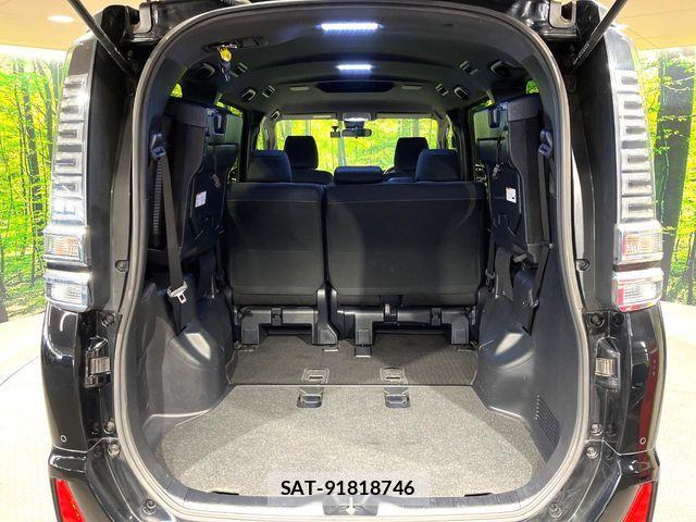Toyota VOXY 2020-03 8439064-11
