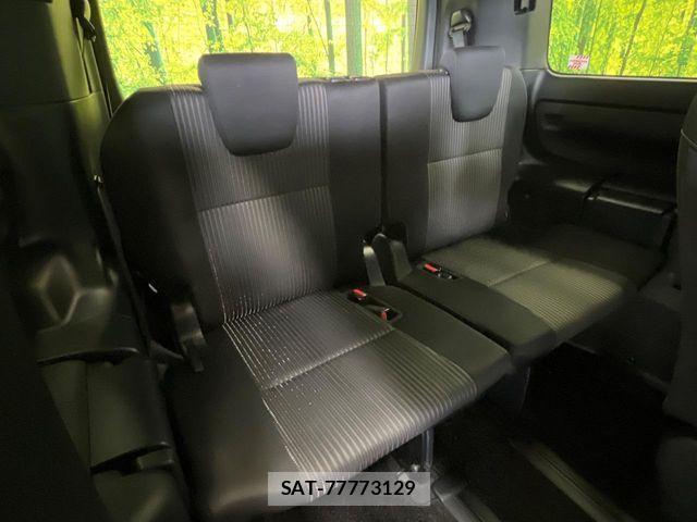 Toyota VOXY 2019-03 8439061-10
