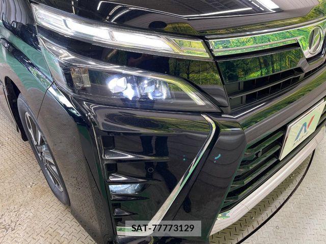 Toyota VOXY 2019-03 8439061-12