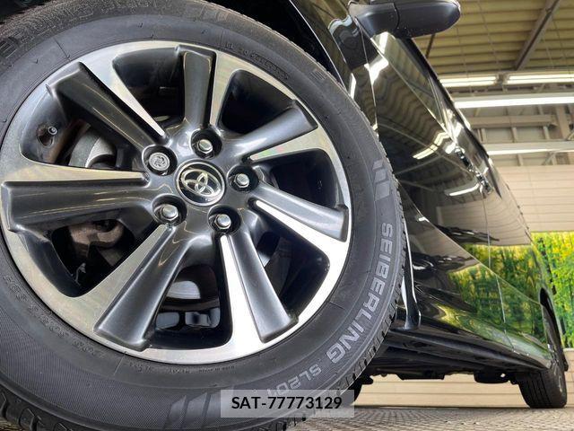 Toyota VOXY 2019-03 8439061-13