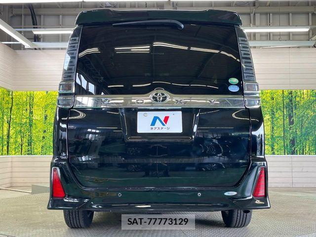 Toyota VOXY 2019-03 8439061-15
