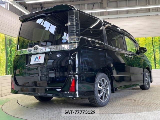 Toyota VOXY 2019-03 8439061-17