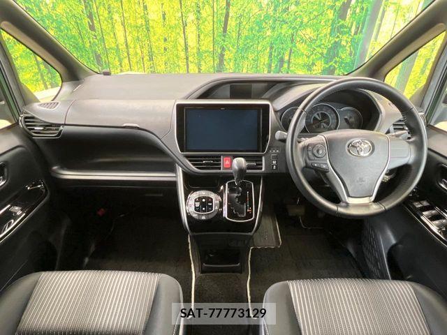 Toyota VOXY 2019-03 8439061-1