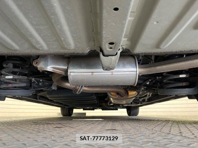 Toyota VOXY 2019-03 8439061-19