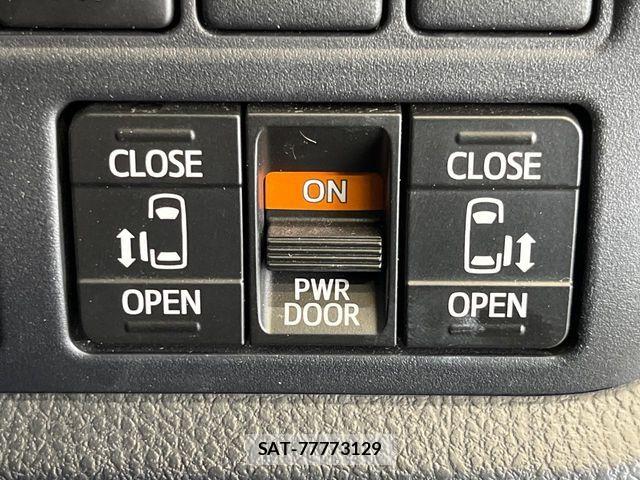 Toyota VOXY 2019-03 8439061-5