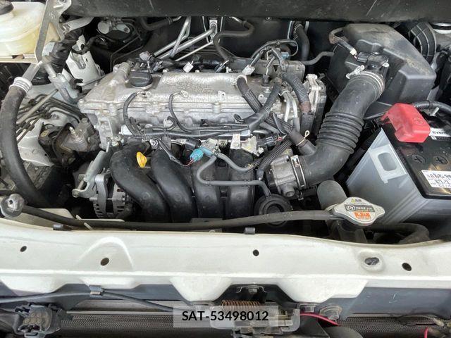 Toyota VOXY 2013-09 8439085-17