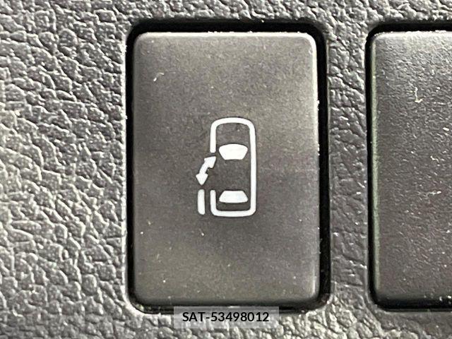 Toyota VOXY 2013-09 8439085-5