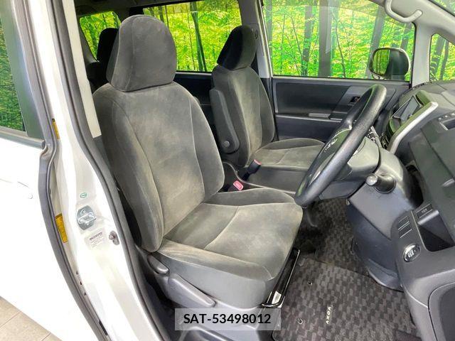 Toyota VOXY 2013-09 8439085-7