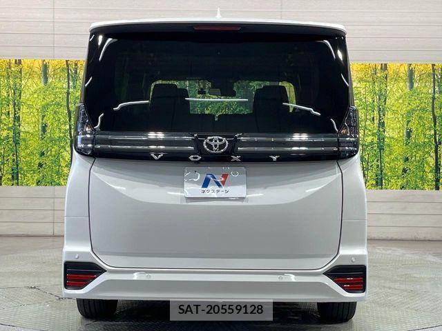 Toyota VOXY 2024-04 8439059-15