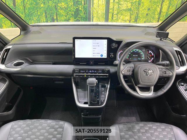 Toyota VOXY 2024-04 8439059-1