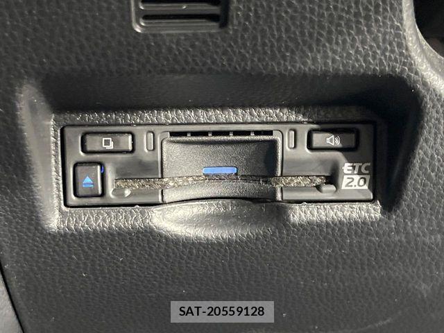 Toyota VOXY 2024-04 8439059-5