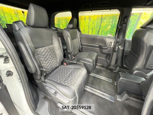 Toyota VOXY 2024-04 8439059-8