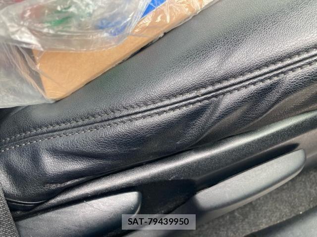 Toyota VOXY 2014-06 8439084-17