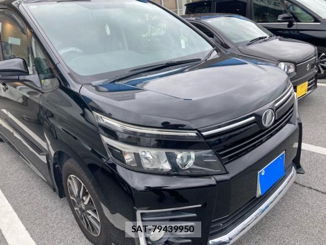 Toyota VOXY 2014-06 8439084-1