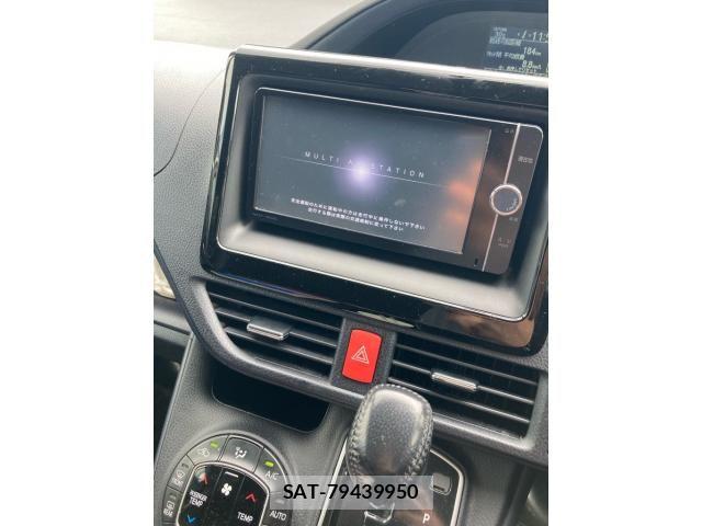 Toyota VOXY 2014-06 8439084-21