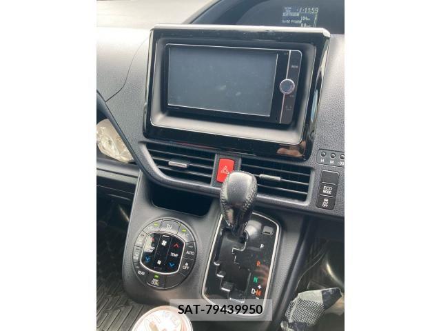 Toyota VOXY 2014-06 8439084-22