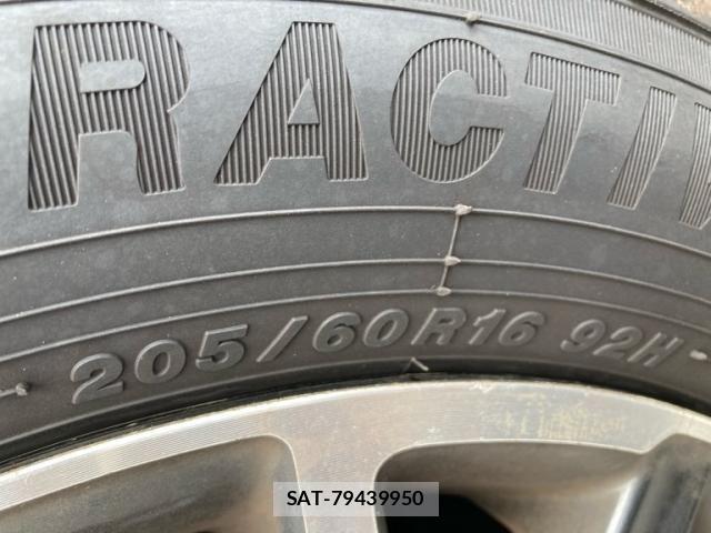 Toyota VOXY 2014-06 8439084-8
