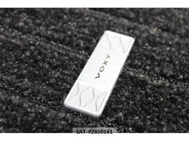 Toyota VOXY 2023-03 8458730-10