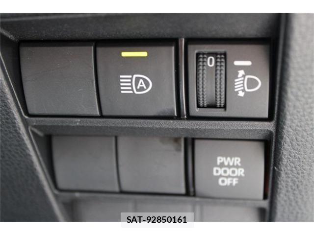 Toyota VOXY 2023-03 8458730-16