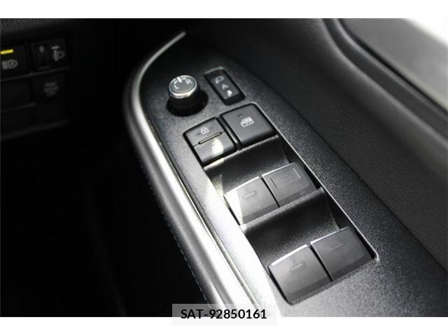 Toyota VOXY 2023-03 8458730-17