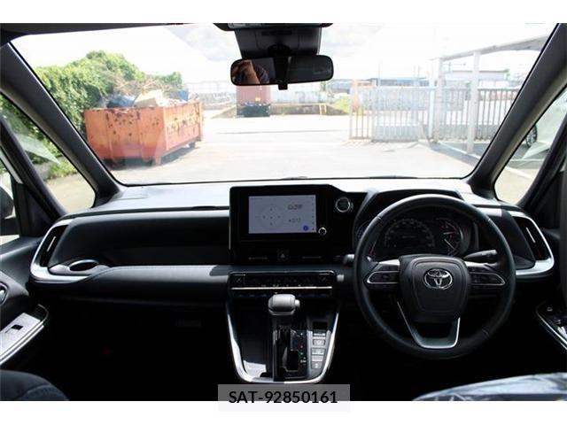 Toyota VOXY 2023-03 8458730-28