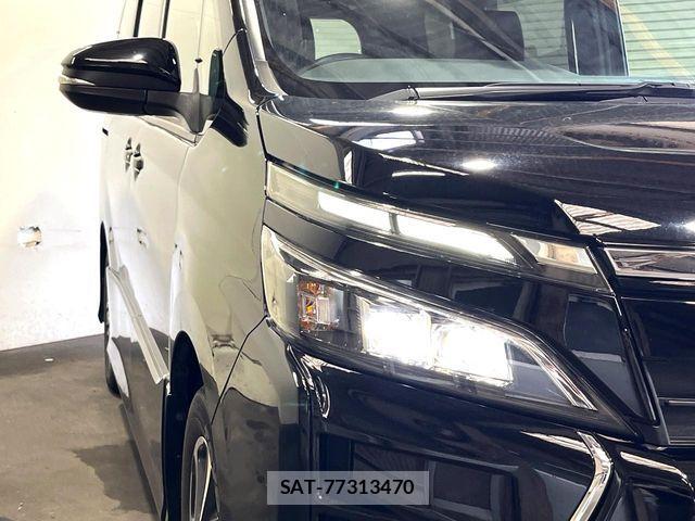 Toyota VOXY 2021-11 8458738-15
