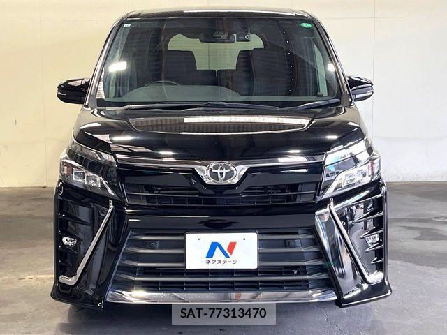 Toyota VOXY 2021-11 8458738-16