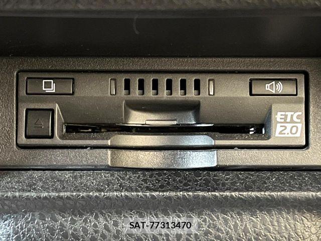 Toyota VOXY 2021-11 8458738-7