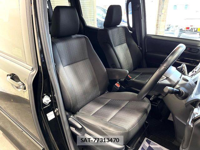 Toyota VOXY 2021-11 8458738-8