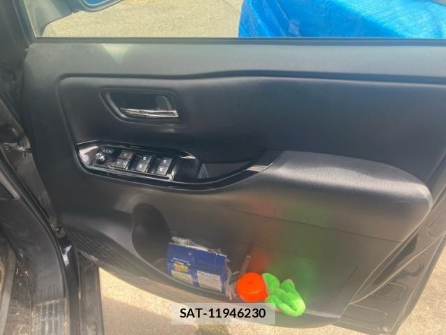 Toyota VOXY 2017-09 8458746-12