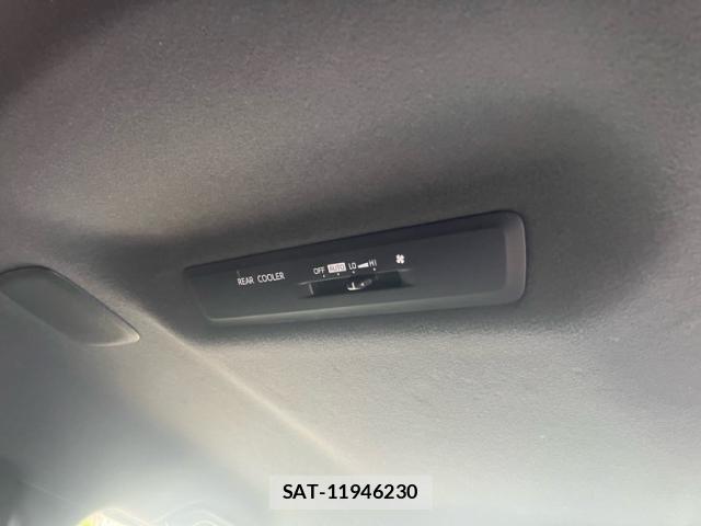 Toyota VOXY 2017-09 8458746-16