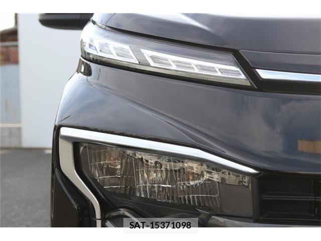 Toyota VOXY 2023-07 8458739-11