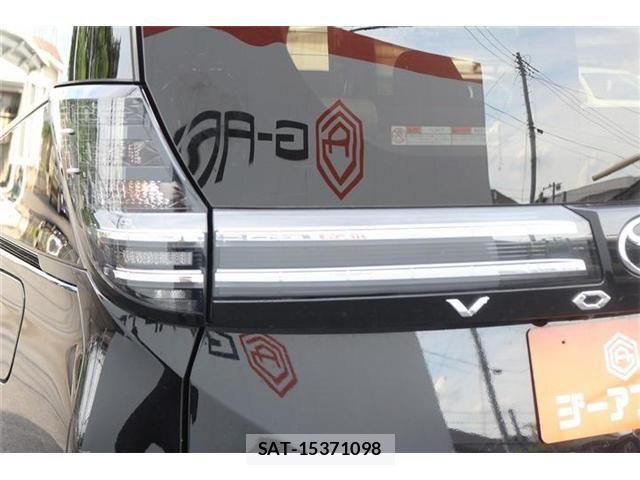 Toyota VOXY 2023-07 8458739-12