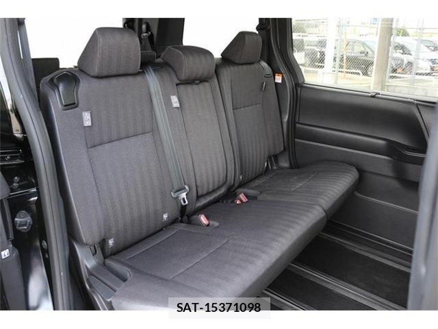 Toyota VOXY 2023-07 8458739-15