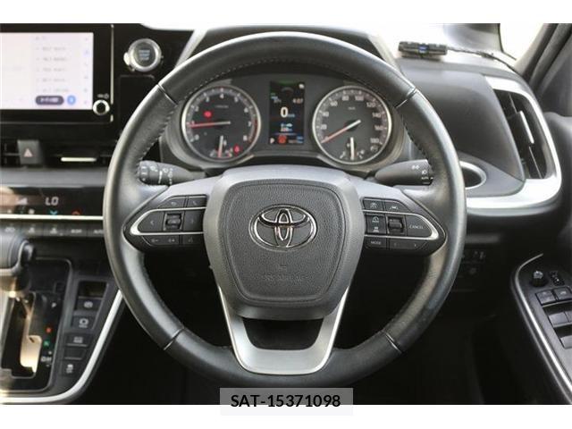 Toyota VOXY 2023-07 8458739-17