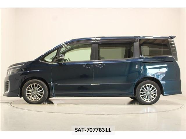 Toyota VOXY 2014-03 8458742-9