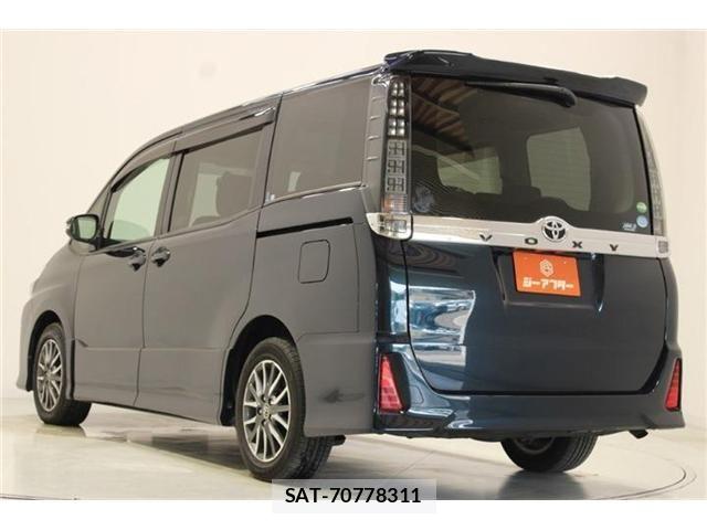 Toyota VOXY 2014-03 8458742-10