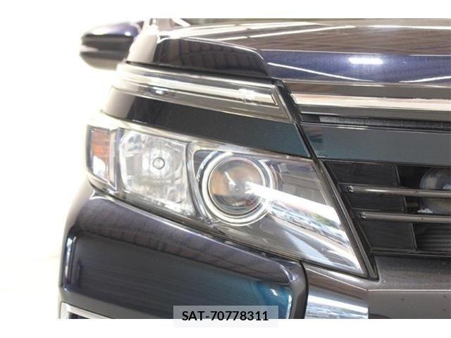 Toyota VOXY 2014-03 8458742-17