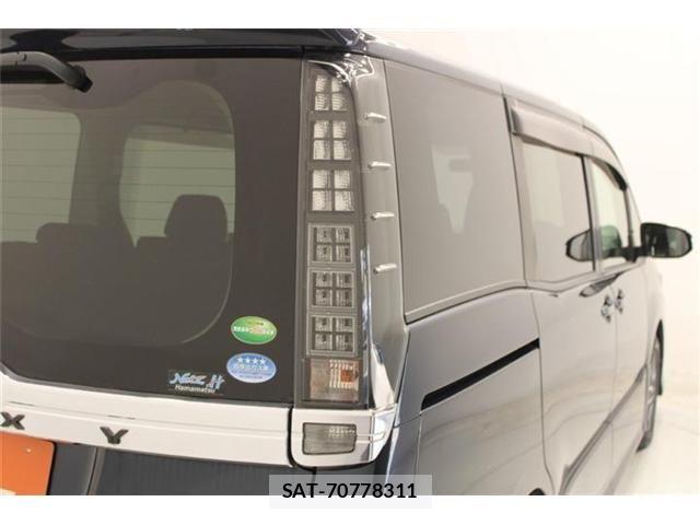 Toyota VOXY 2014-03 8458742-18