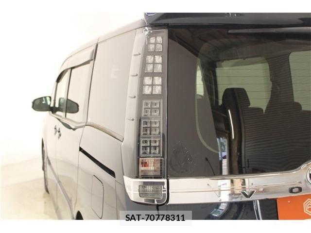 Toyota VOXY 2014-03 8458742-19