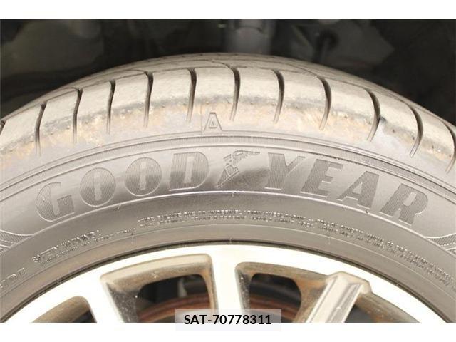 Toyota VOXY 2014-03 8458742-26