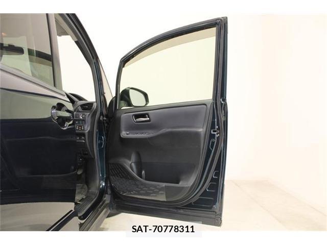 Toyota VOXY 2014-03 8458742-29