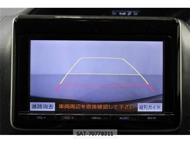 Toyota VOXY 2014-03 8458742-4