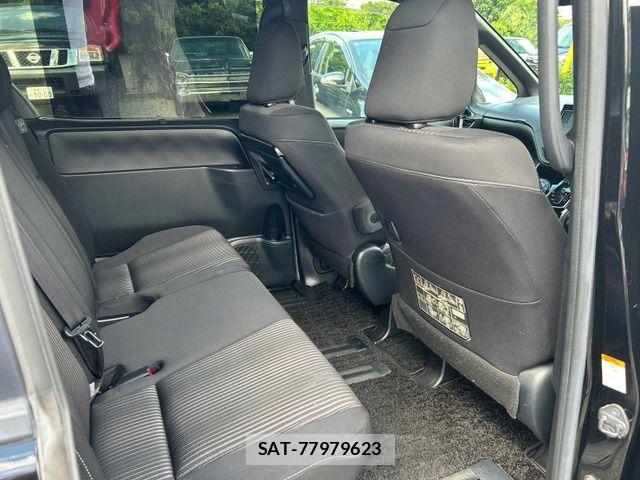 Toyota VOXY 2017-12 8458743-14