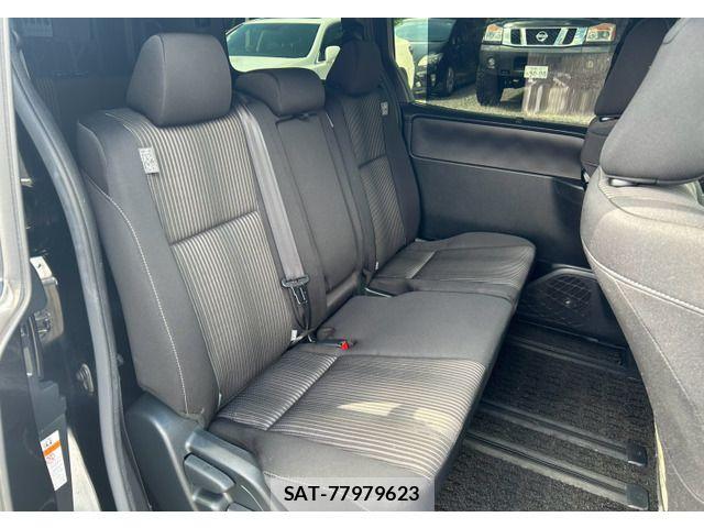 Toyota VOXY 2017-12 8458743-16