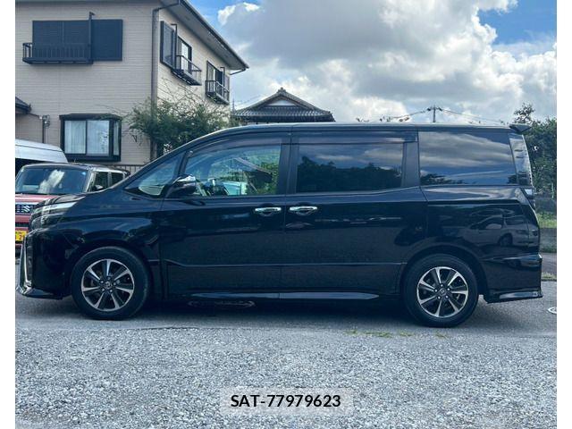 Toyota VOXY 2017-12 8458743-7