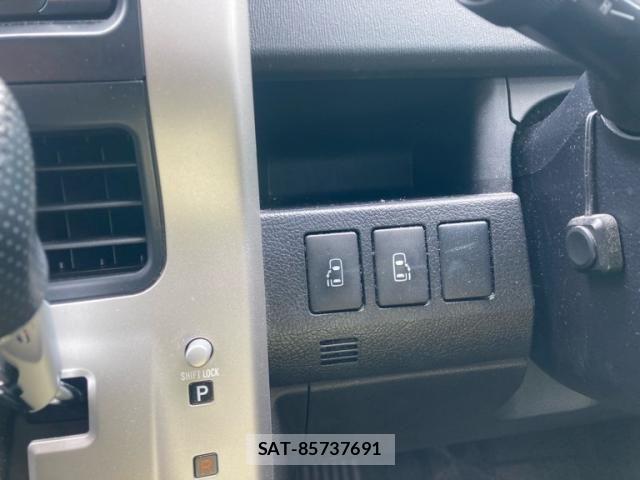 Toyota VOXY 2010-07 8458750-12