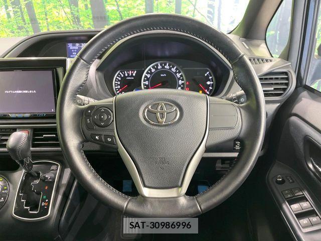 Toyota VOXY 2015-09 8458745-10