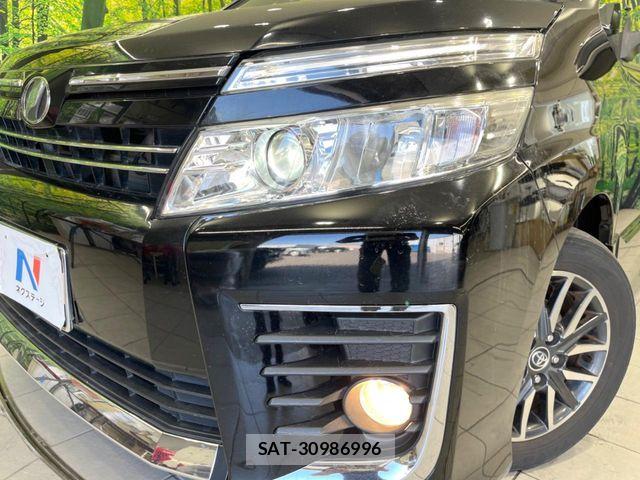 Toyota VOXY 2015-09 8458745-11