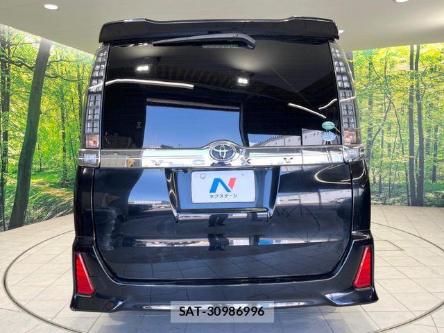 Toyota VOXY 2015-09 8458745-14